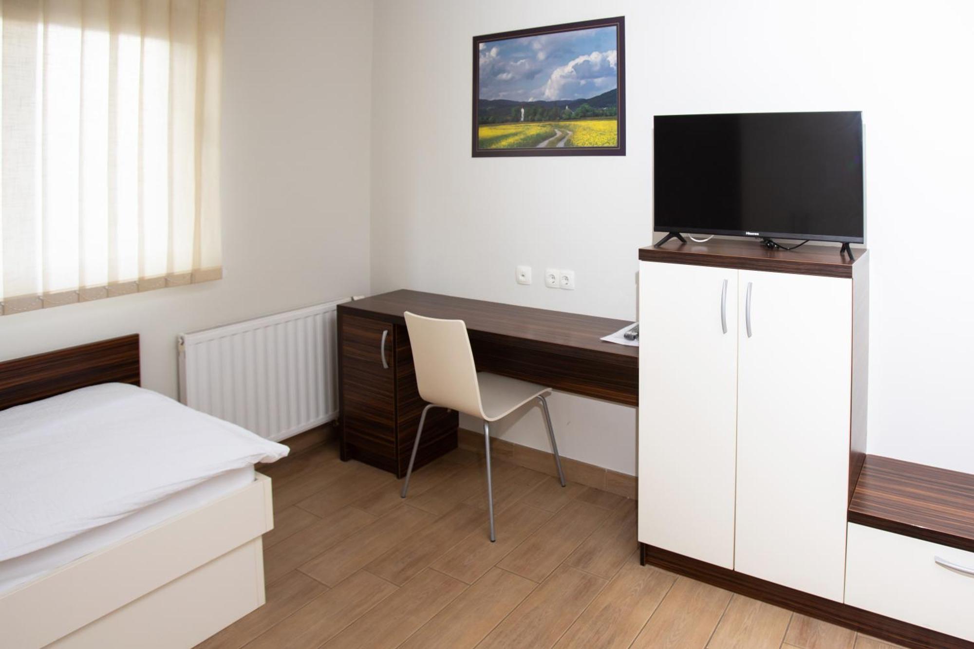 Rooms En Krajcar Cerknica Exteriér fotografie