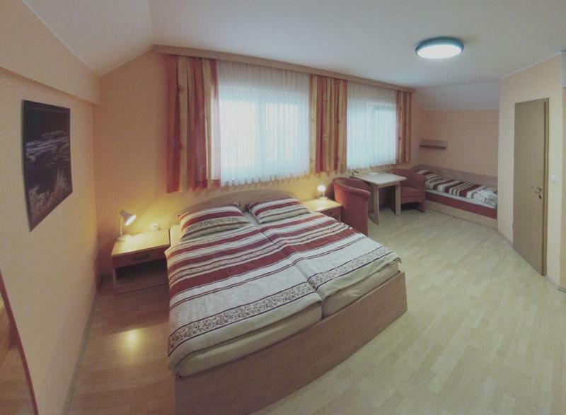 Rooms En Krajcar Cerknica Exteriér fotografie